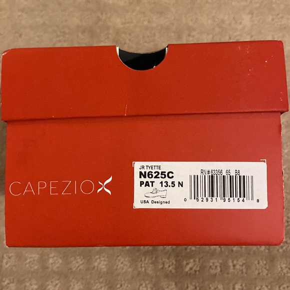 Capezio Junior Tyette Tap Shoe *NEW WITH BOX* Child 13.5 - Picture 8 of 9